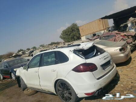 بيع قطع غيار السيارات المصدومة