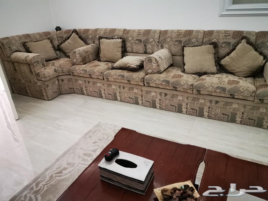للبيع طقم كنب متصل لمجلس كبير