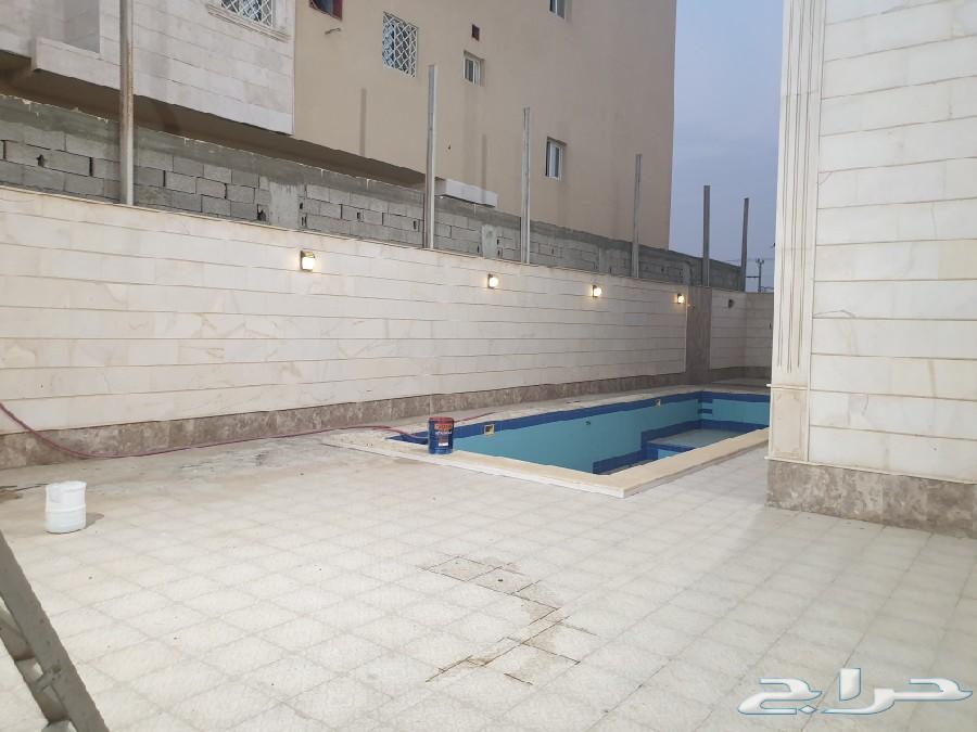 فيلا للبيع مع مسبح في حي القرينة بجدة