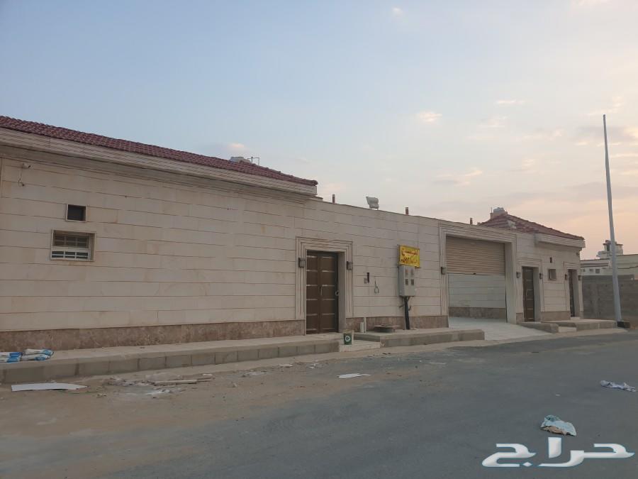 فيلا للبيع مع مسبح في حي القرينة بجدة