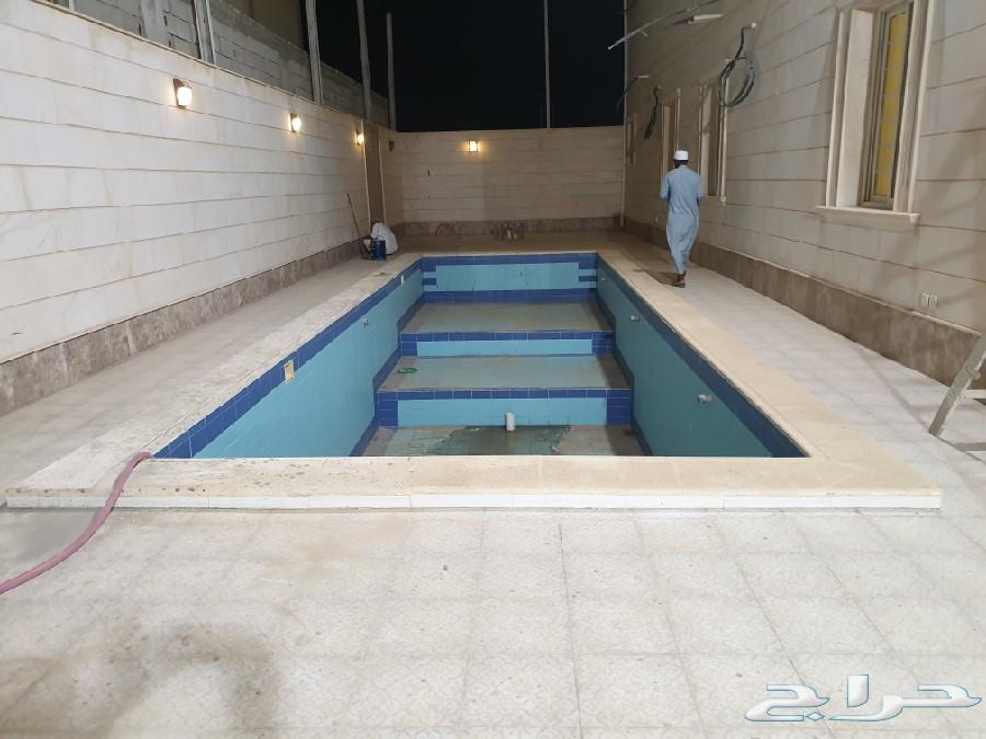 فيلا للبيع مع مسبح في حي القرينة بجدة