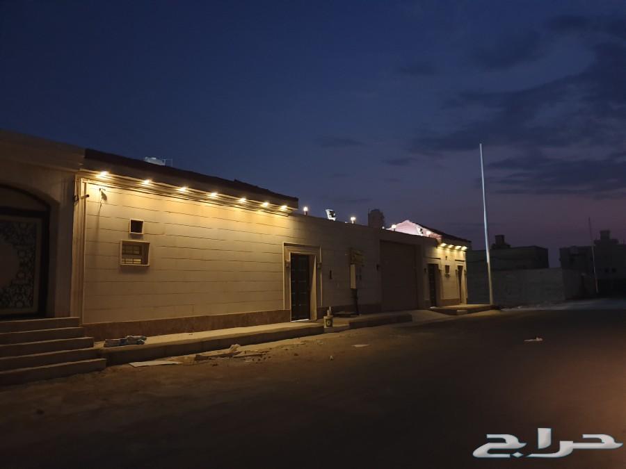 فيلا للبيع مع مسبح في حي القرينة بجدة