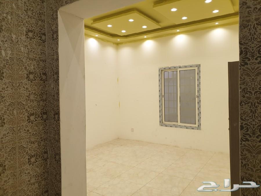 فيلا للبيع مع مسبح في حي القرينة بجدة