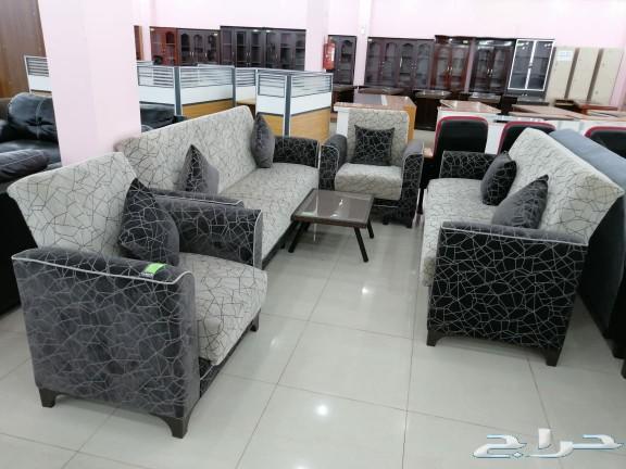 كنب تركي يصير سرير وفيه صندوق فخم جدا