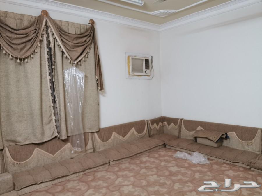 أثاث مستعمل