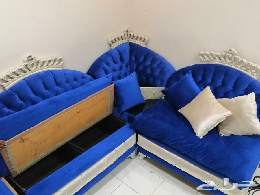 للبيع طقم كنب وشاشه وثلاجة ودولاب مطبخ