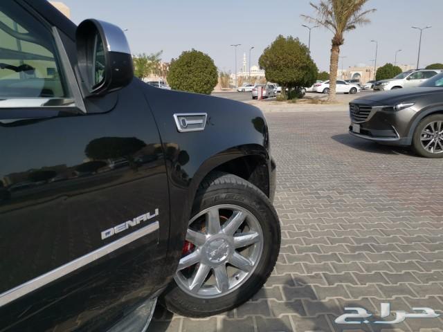 GMC DENALI 2011