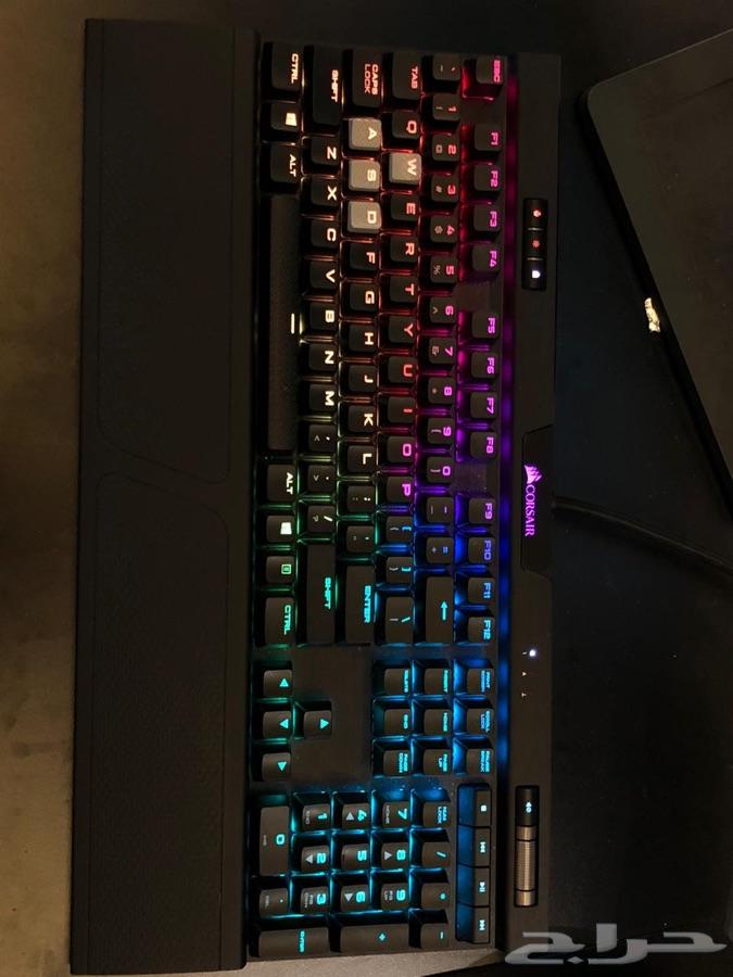 Pc قيمنق مع كل اغراضه حدي فيه 4500