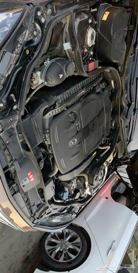 Mercedes E300AMGKIT نظيف على الشرط