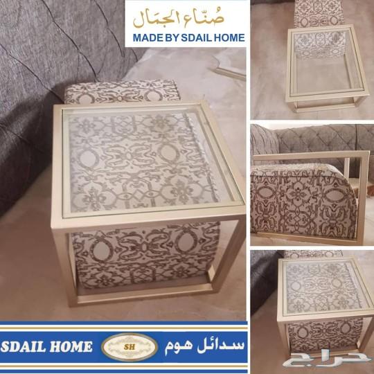 طاولات بتصاميم مختلفه
