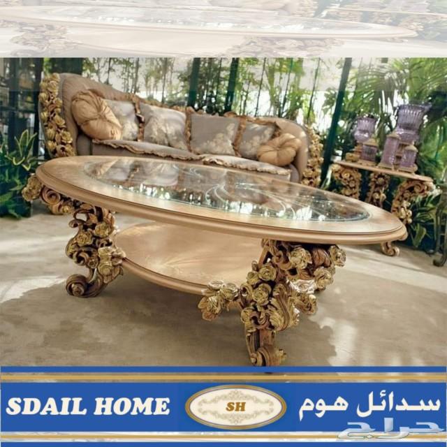 طاولات بتصاميم مختلفه